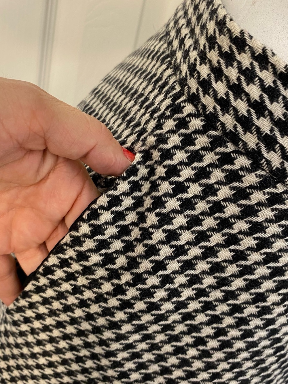 Black and White Houndstooth Maxi Skirt - Picture 5 of 8